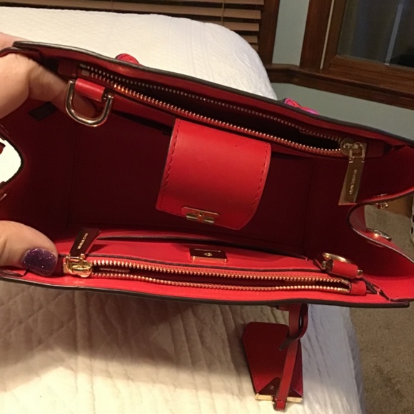 Small Michael Kors purse - Picture 2 of 8